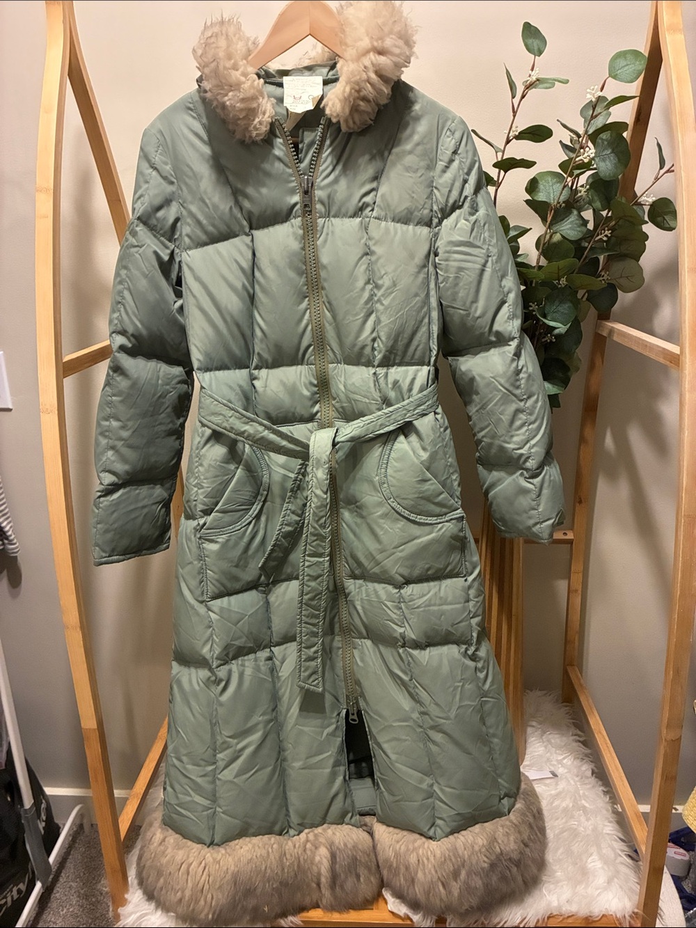 Vintage Long Quilted Green Puffer Coat with Fur Trim